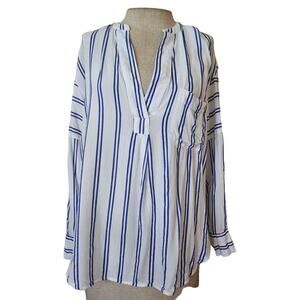 Vince Camuto White and Blue V Neck Blouse Size Medium